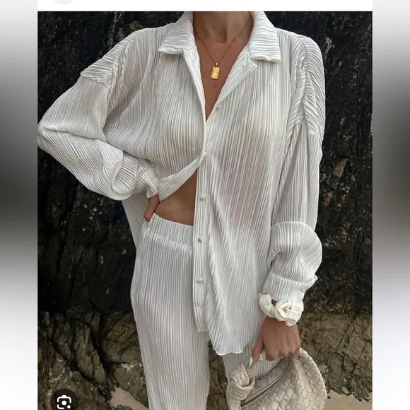 NWT MILK + HONEY Kumiko Plisse Blouse And Pant Set Cream XS - Picture 3 of 6